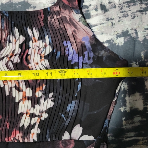 Ricki's dress - Picture 7 of 9